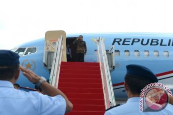 Presiden Bertolak ke India