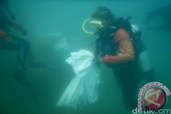 Disparekraf Apresiasi Pembersihan Sampah Bawah Laut 