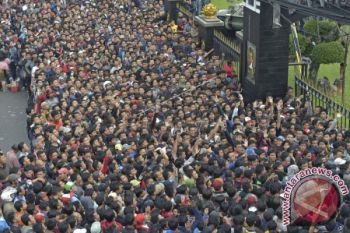 Pembeli Tiket Piala AFF Membludak