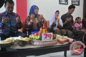 Karyawan LKBN Antara Sulteng Peringati Hari Jadi