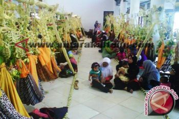Kotawaringin Timur Gelar Tradisi "Menuyang Anak" 21 Desember 2016
