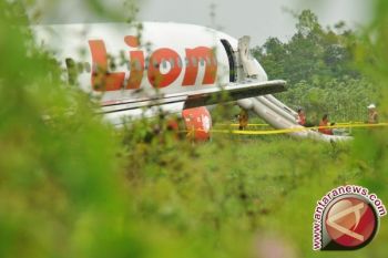 Ratusan penumpang Lion Air "tersandera" di landasan
