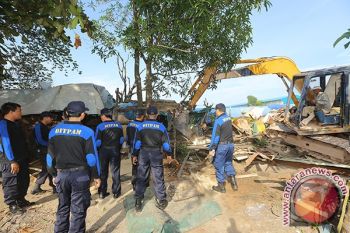 BP Batam Tertibkan Bangunan Liar Pelabuhan Macobar