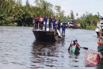Pasbar Adakan Lomba Selaju Sampan di Muaro Sasak