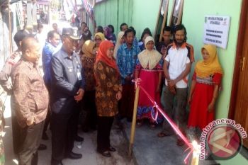 Mensos Kunjungi Penerima RS-RTLH Palangka Raya