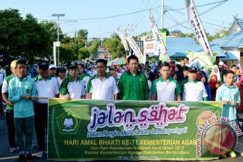 Bupati Barut Ikuti Jalan Santai HUT Kemenag Ke-71