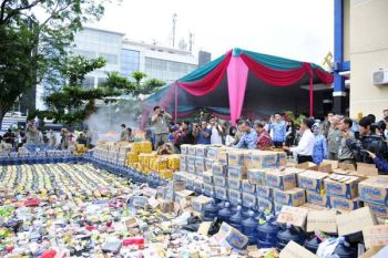 BBPOM Musnahkan 1.827 Jenis Makanan dan Obat 