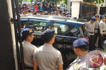 Massa Tertib Bubarkan diri usai Sidang Ahok