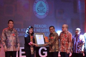 Semen Gresik Menerima Penghargaan Muri 
