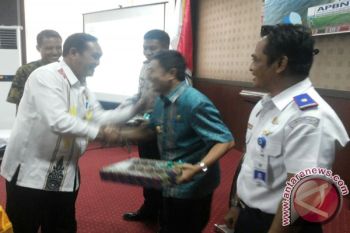 Wabup Kolaka Serahkan DIPA Tahun 2017