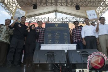 Presiden Jokowi Ingatkan Cagub DKI Tentang Ajaran Gus Dur