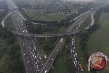 Polisi imbau Pengendara Jauhi Jembatan Cisomang di Tol Cipularang