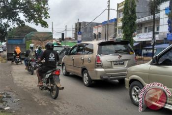 Jalintim Tulangbawang Macet Saat Natal 