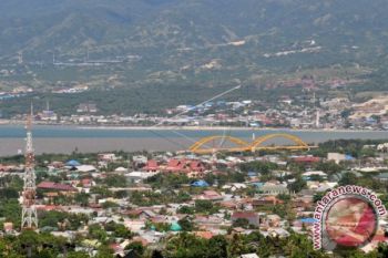 Palu Tuan Rumah Pekan Budaya Indonesia