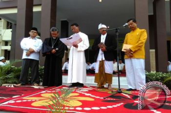 Ratusan Ummat Lintas-agama Doa Bersama Di Palu