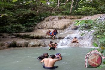 Wisatawan padati wisata air terjun Lepo Bantul