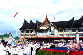 Ribuan Warga Hadiri Tabligh Akbar-Zikir Bersama Ustadzah Irene Handono