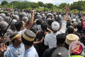 Polisi Tangkap Sepuluh Warga Serangan Halangi Eksekusi