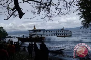 KMP "Semua Suka" Terseret Arus
