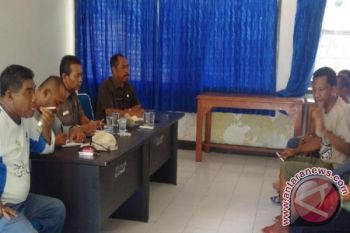 Nelayan Kupang Berhenti Melaut 