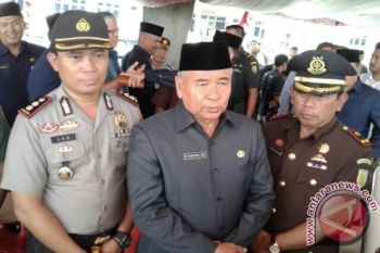 Bupati: semua guru harus sarjana