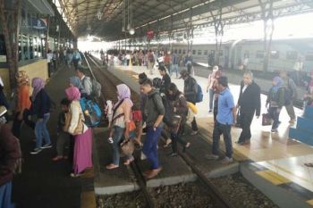Antisipasi Kedatangan Bonek, Pengamanan Sejumlah Stasiun Ditingkatkan
