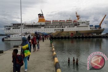Penumpang KM Labobar di Pantoloan sepi