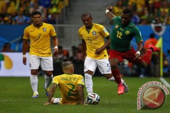 Kamerun pecat bek berpengalaman 