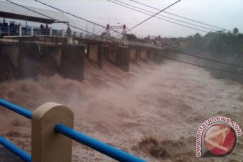 Bendungan Irigasi  Diterjang Banjir 