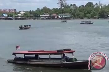 Warga  yang Siapkan Perahu Susur Sungai Mentaya Dapat Bantuan