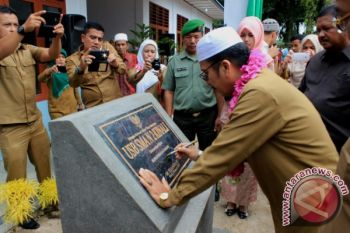 Kewenangan Pindah ke Provinsi, Bupati Tetap Resmikan SMA