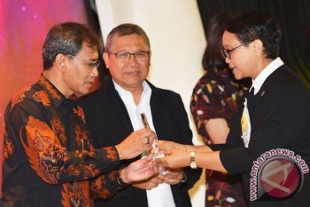 Kantor Berita Antara Raih Penghargaan Adam Malik 