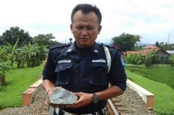 Lima Anak Sekolah Tertangkap Pasangi Paku di Lintasan Rel