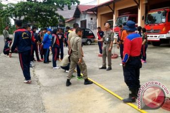 Anggota Satpol PP Barito Utara Dilatih Damkar 