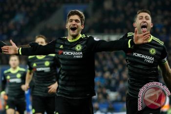 Alonso Bawa Chelsea Hancurkan Leicester City