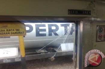 Polisi tangkap tersangka pelemparan KA Serelo