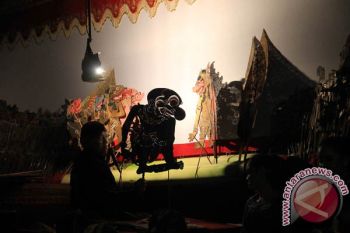 KPU menyosialisasikan pemilu lewat pagelaran wayang kulit