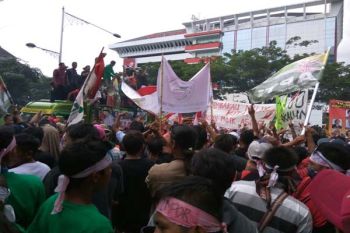 Demo di Gubernuran, Petani Minta 80 Persen Tembakau Lokal 