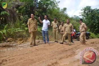 Ayo, Warga Rawat Infrastruktur Jalan Desa, Ini Ajakan Bupati