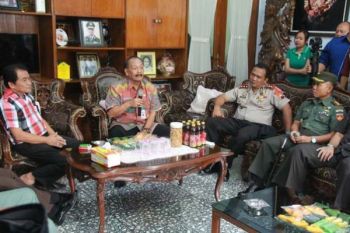 Bupati Banjarnegara Datangi Kediaman 3 Pasangan Calon