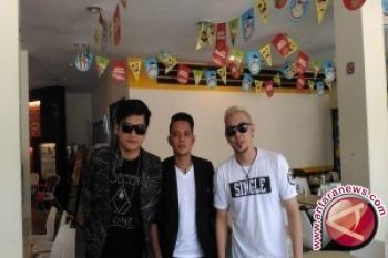 Trio GAB Perkenalkan Album "Melati" di Padang