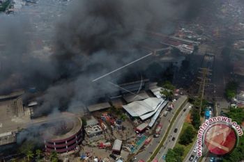 Asap Kebakaran Pasar Senen Macetkan Lalu Lintas