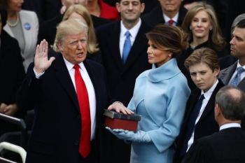 Donald Trump Sang Presiden ke-45 Amerika Serikat