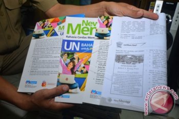 Motif Palu Arit di Buku Pelajaran