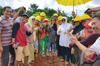 PKK  Makassar Pastikan Bibit Cabai Tertanam Baik 
