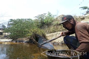 Polres Bojonegoro Tertibkan Pengiriman Minyak "Ilegal"