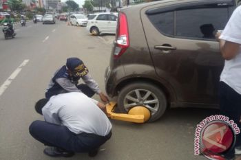 Dishub OKU akan gembok mobil parkir sembarangan