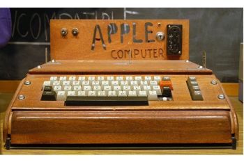 Apple Tes Keyboard "Melayang" 