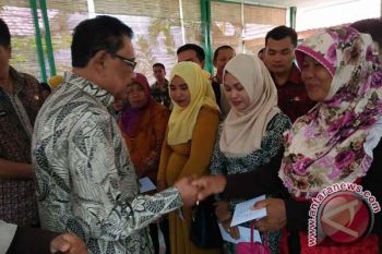 3.833 Warga Sinjai Terima Bantuan PKH
