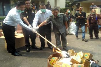 Kejari Bandarlampung Musnahkan Barang Bukti 